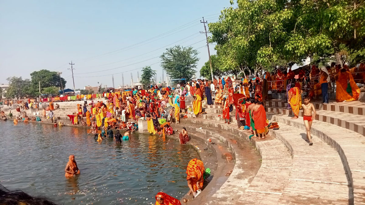 गङ्गा दशहरा अवसरमा भक्तजनहरुको घुइँचो