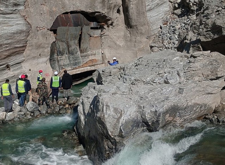 मेलम्चीको पानी काठमाडौं लैजान नदिने स्थानीयवासीको चेतावनी