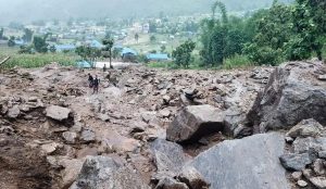 लमजुङमा पहिरोले घर बगाउँदा ४ जना बेपत्ता