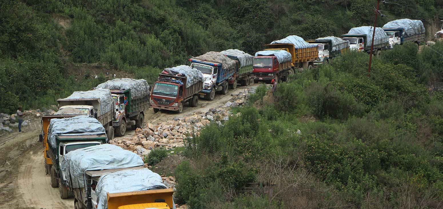 फोहोर अवरोधमा कुनै प्रगति देखिएन, स्थानीयको विरोध जारी