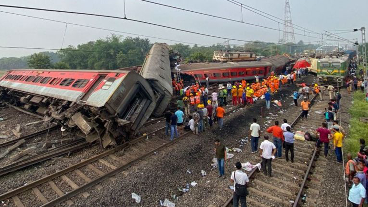 रेल दुर्घटना संलग्नको आरोपमा ३ जना रेलवे कर्मचारी पक्राउ