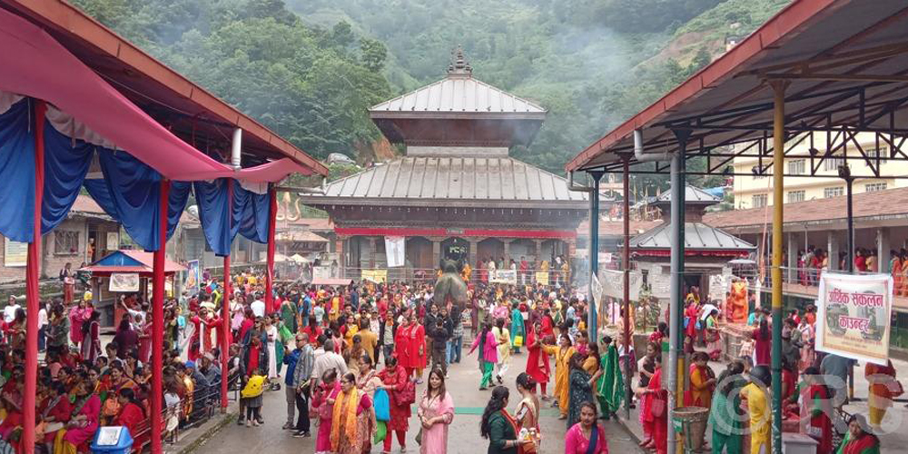 आज डोलेश्वर महादेव मन्दिरको चारै ढोका खुला