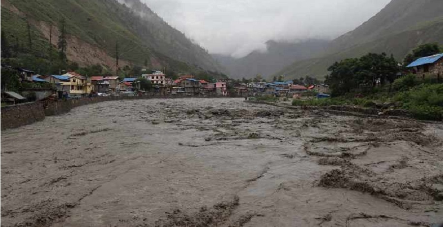 भेरी नदीको बहाव उच्च हुँदा दुनैबजार खतरामा