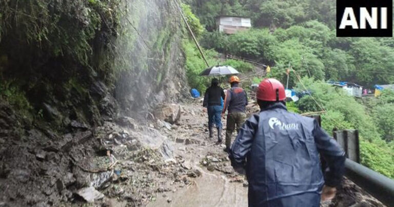 उत्तराखण्डमा पहिरोमा परी १६ जना नेपाली बेपत्ता भएको अनुमान