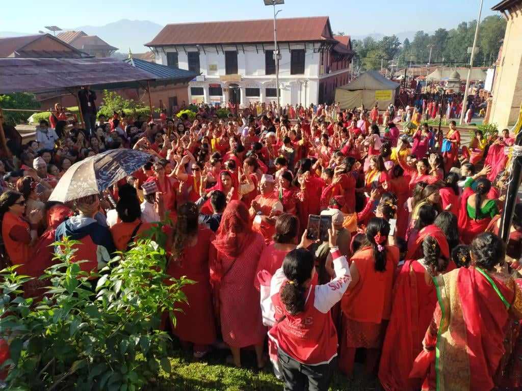 तीजको अवसरमा पाशुपातिक क्षेत्रमा महिला दर्शनार्थी