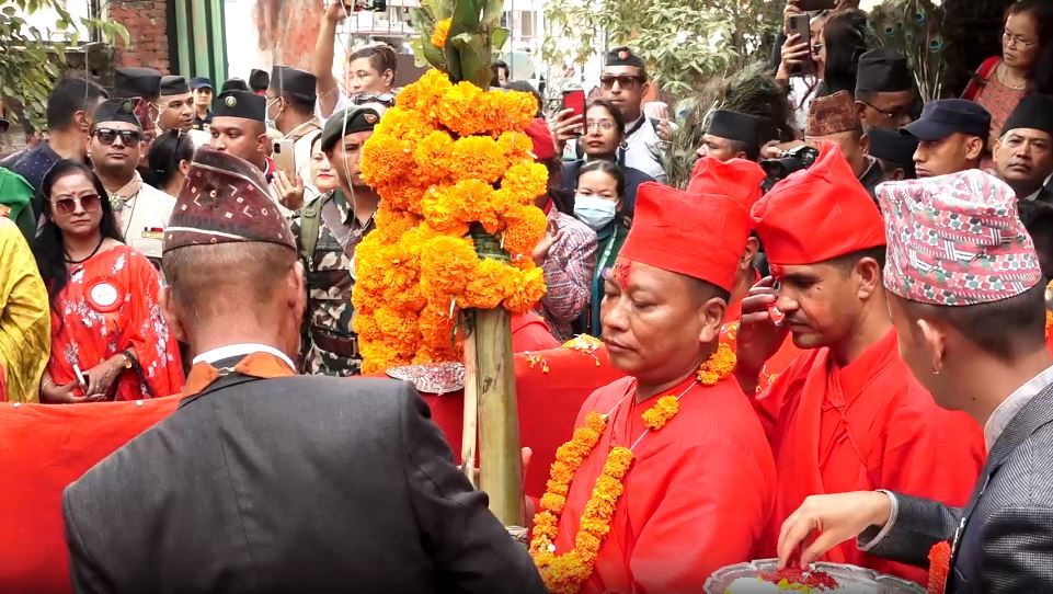 हनुमानढोकामा गोरखाबाट ल्याएको फूलपाती भित्र्याइयो