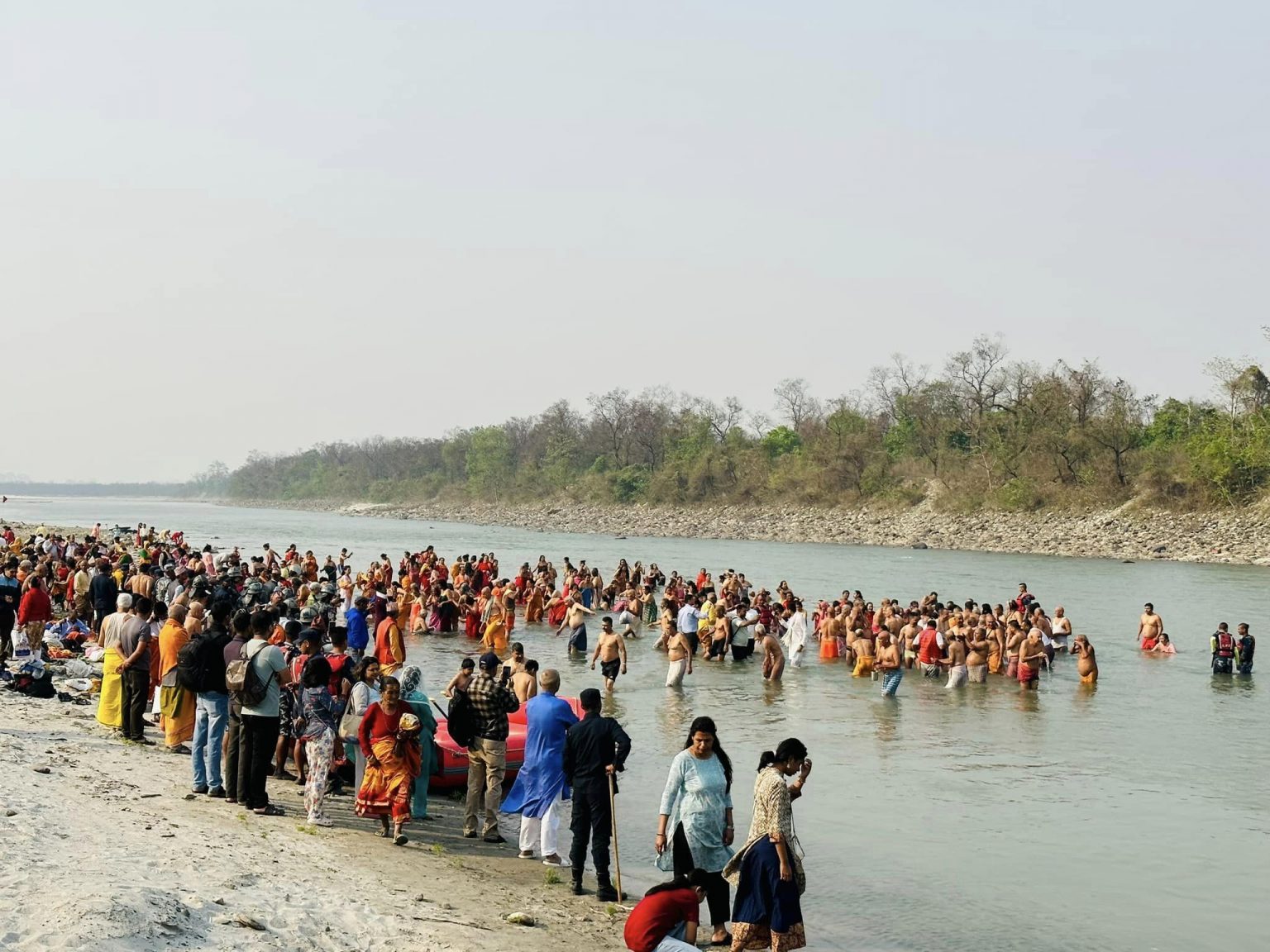 पिण्डेश्वर पूर्ण महाकुम्भ मेलामा लाखौं दर्शनार्थी सहभागी