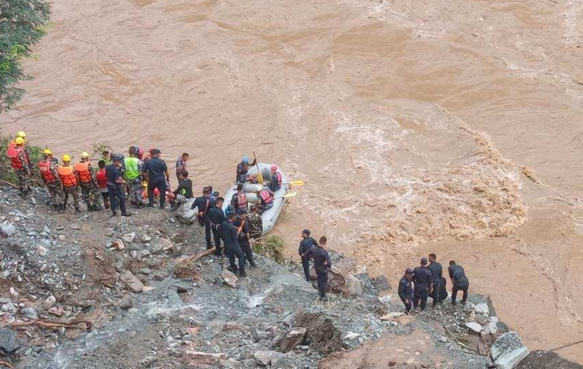 त्रिशूली नदीमा बेपत्ता अझै भेटिएन, आजका लागि खोजी कार्य स्थगित