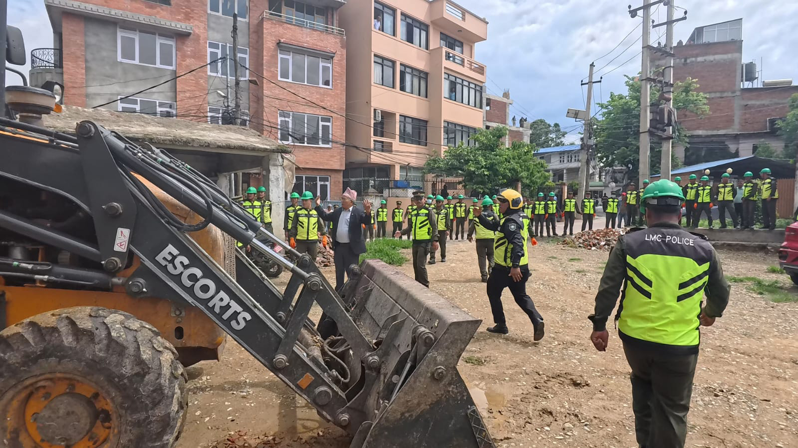 अख्तियारका आयुक्तको घरमा चल्यो ललितपुर महानगरको डोजर