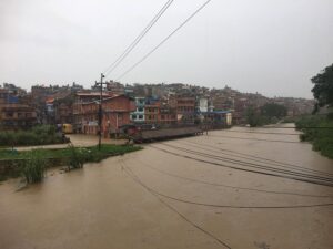 हनुमन्ते खोलाको जल सतह सतर्कता तह नजिक