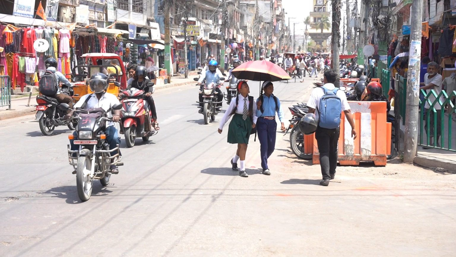 गर्मी बढेपछि पर्साका स्कुलहरू बन्द