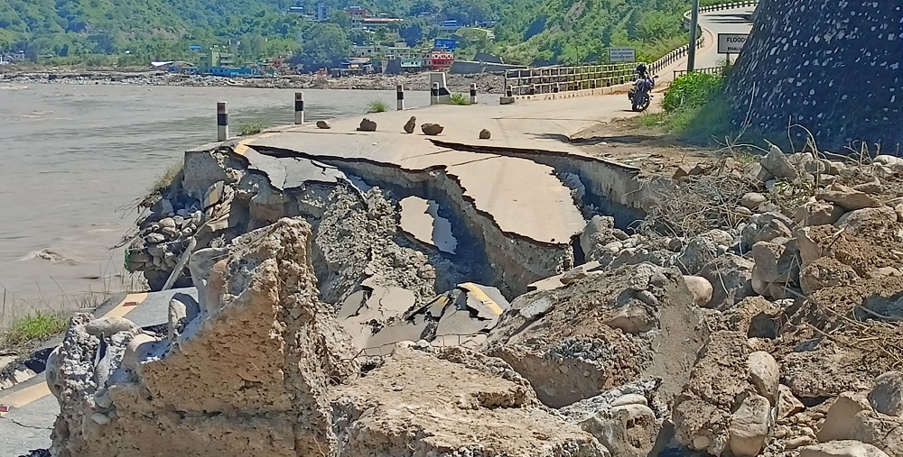 बाढीपहिरामा परी हालसम्म  २३३ जनाको मृत्यु