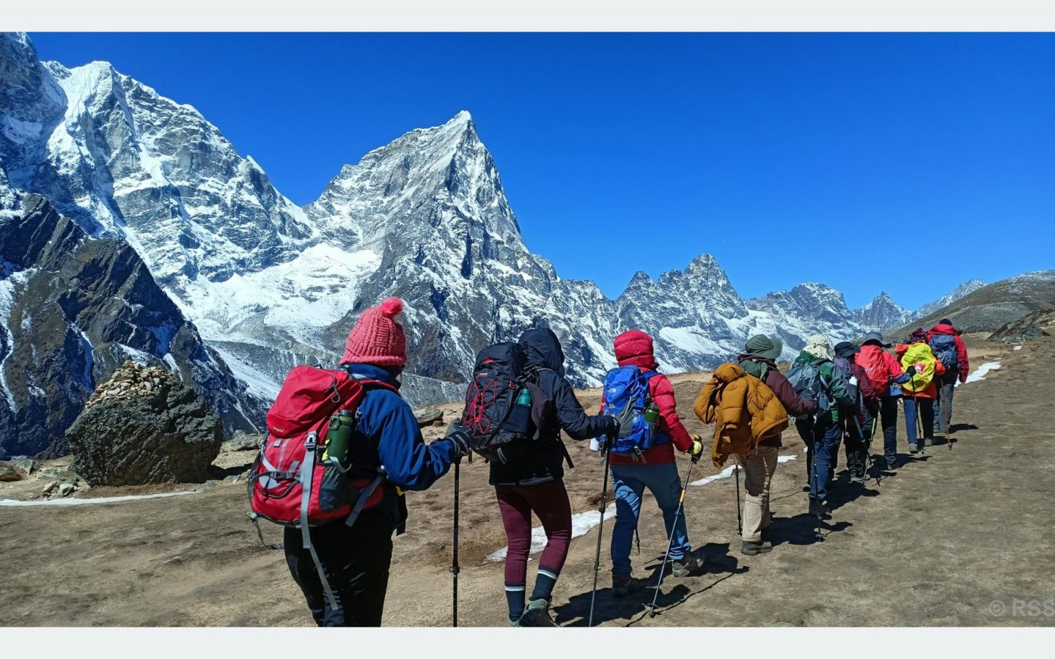 खुम्बु क्षेत्र पर्यटकले भरिभराउ, एकैदिन दुई सय उडान