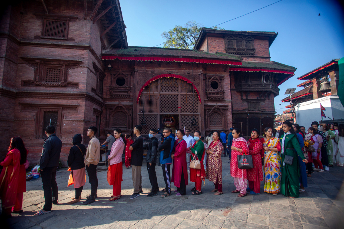 काठमाडौंको तलेजु मन्दिरमा भक्तजनको घुइँचो