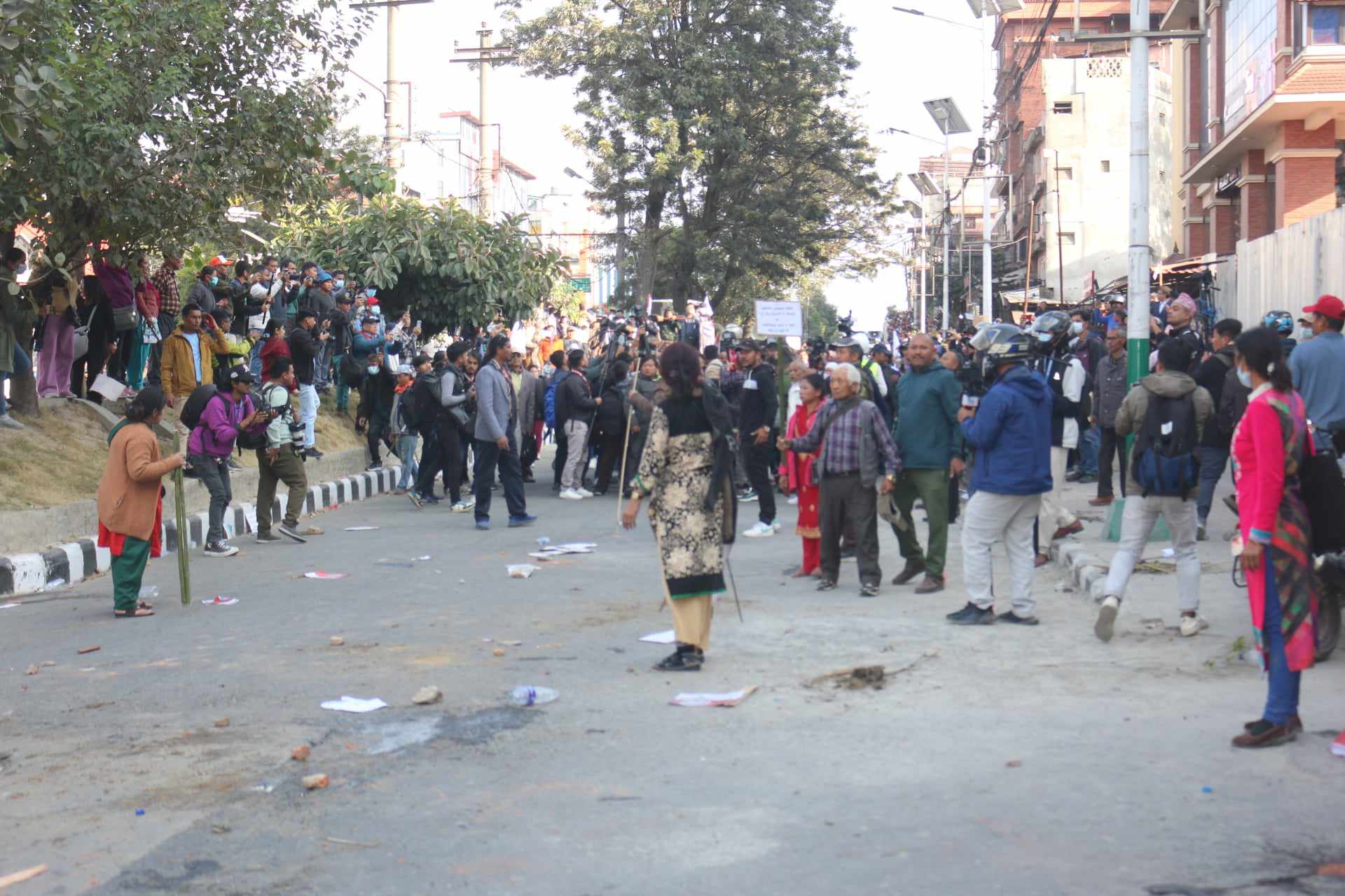  सहकारी पीडितहरूमाथि माइतीघरमा लाठीचार्ज