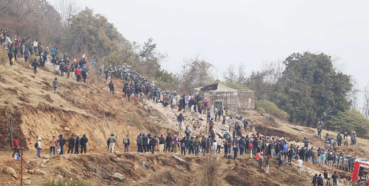 पाथीभरा केबुलकार विवाद : झपडमा १३ घाइते